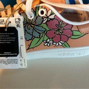 Adidas Stan Smith Amber Blush women’s flower detail leather shoes.   Size 8